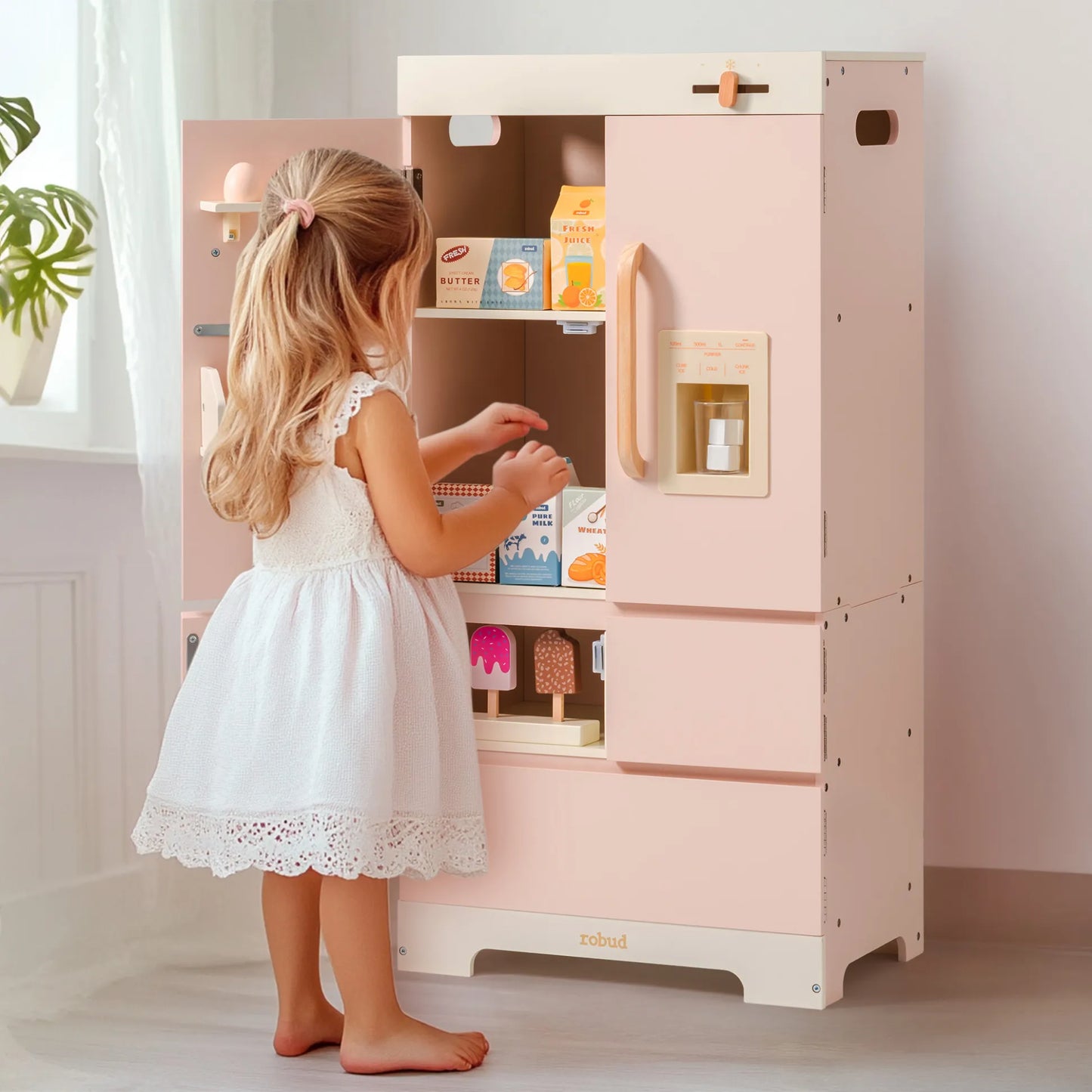 Wooded play refrigerator with realistic food accessories 