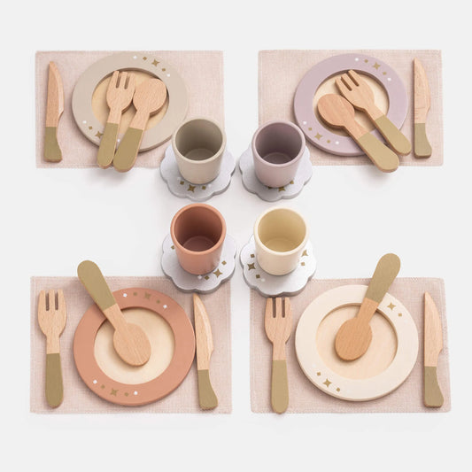 Wooden dinnerware play set for kids – ROBUD 29-piece set with plates, cups, and utensils
